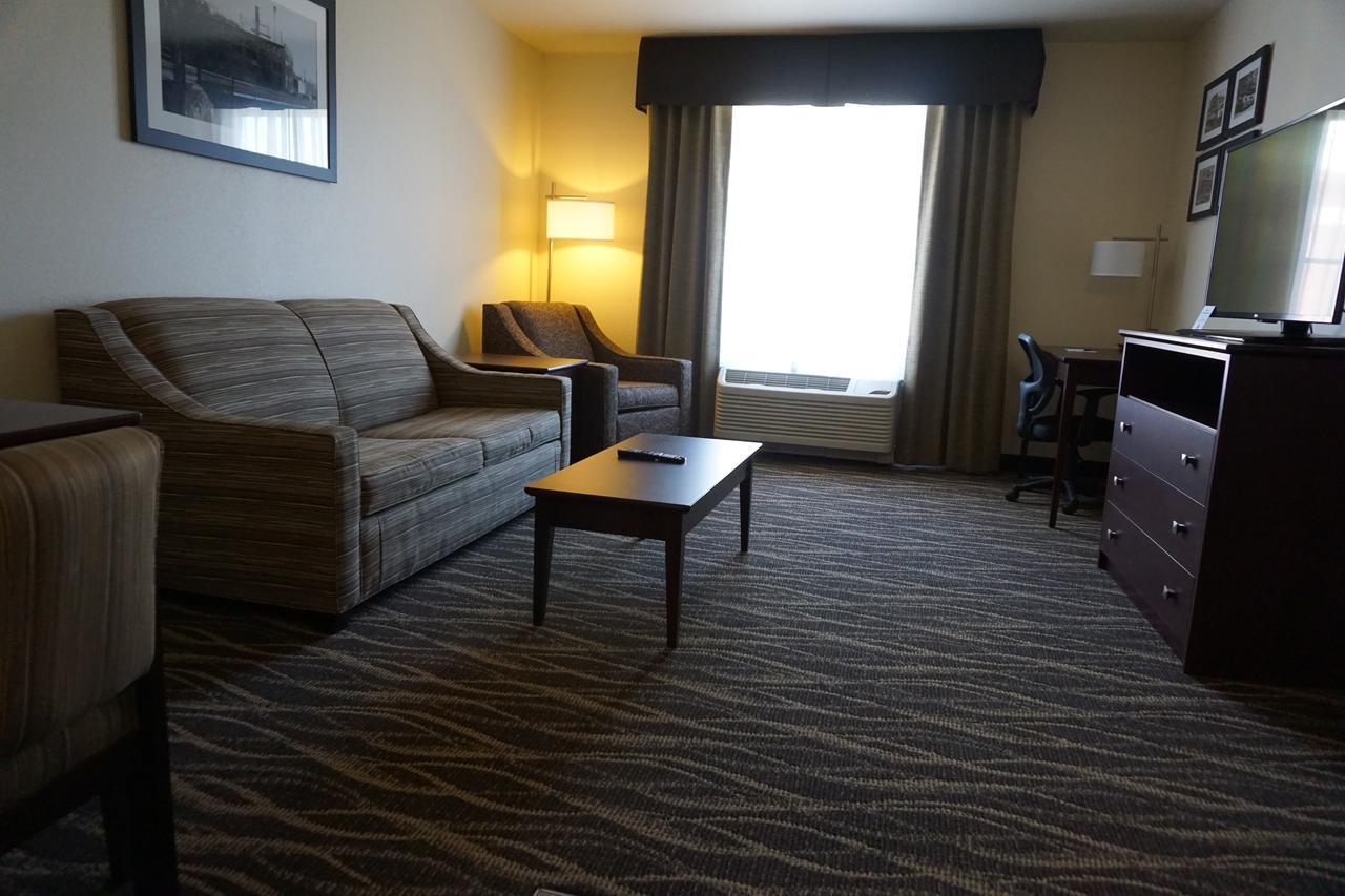 Cobblestone Hotel & Suites - Chippewa Falls Eksteriør billede