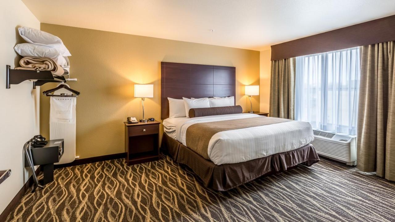 Cobblestone Hotel & Suites - Chippewa Falls Eksteriør billede